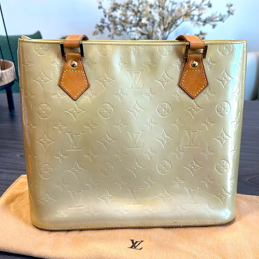 Louis Vuitton Houston Monogram Patent Leather Shoulder Bag. Authentic LV